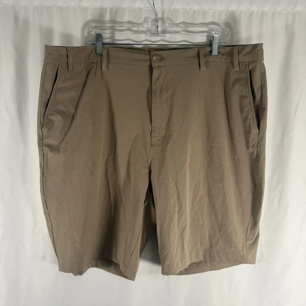 Callaway Golf Shorts Men's 44B Tan Brown Flat Front Lightweight Pockets Golfing